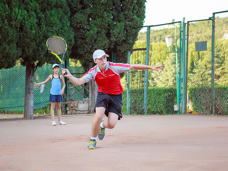 Тренировка по теннису